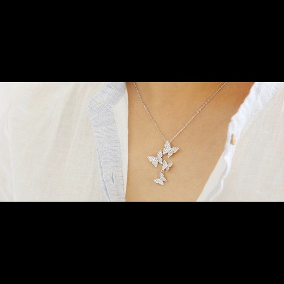 ❤️ STERLING SILVER (925) ZIRCON BUTTERFLY NECKLACE - Picture 5 of 8